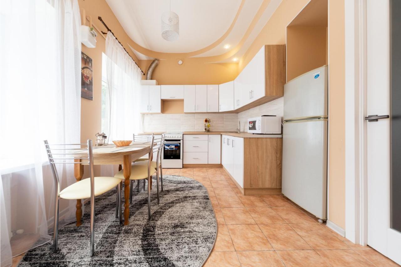 Apartment Center Of Odessa Luaran gambar