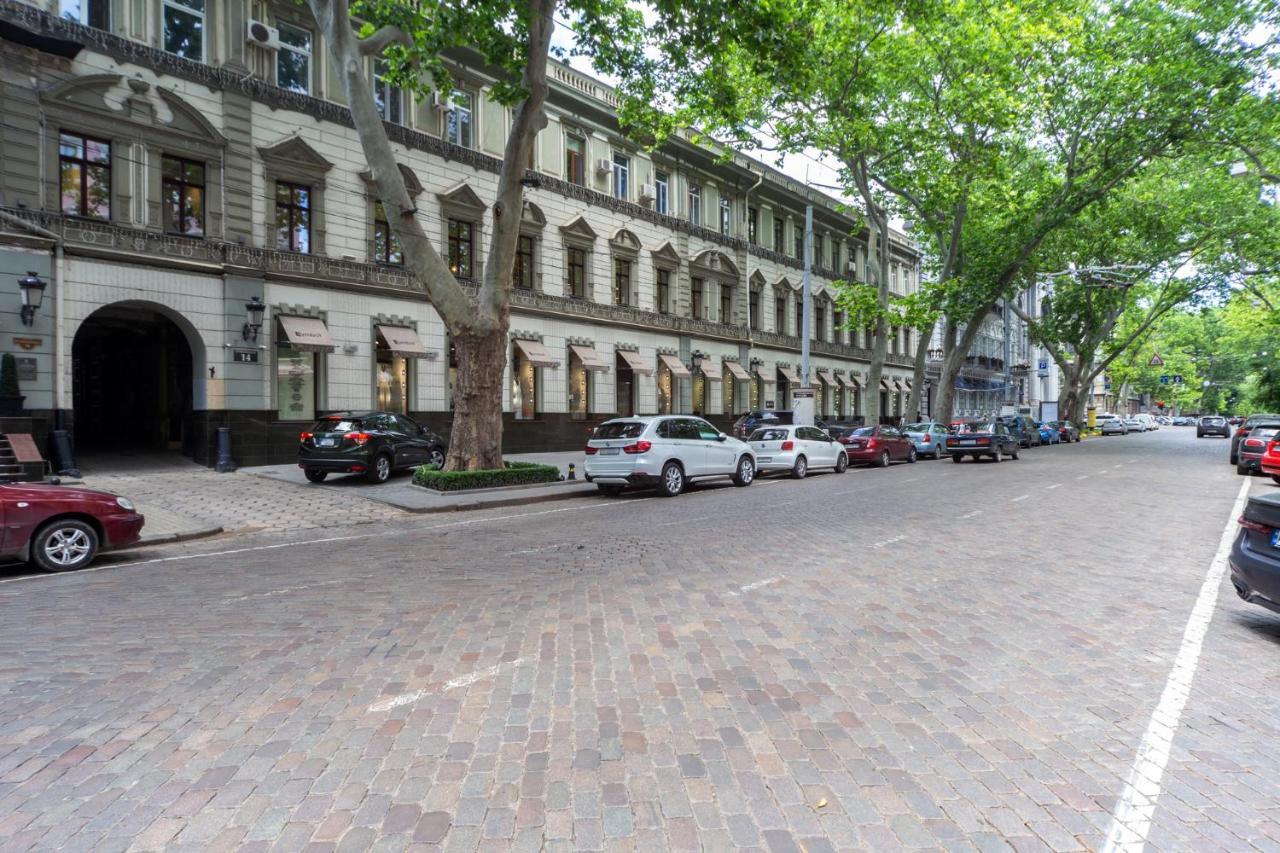 Apartment Center Of Odessa Luaran gambar