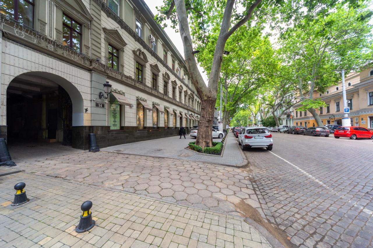Apartment Center Of Odessa Luaran gambar