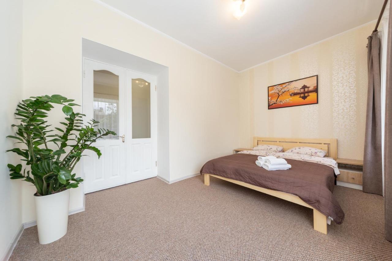 Apartment Center Of Odessa Luaran gambar